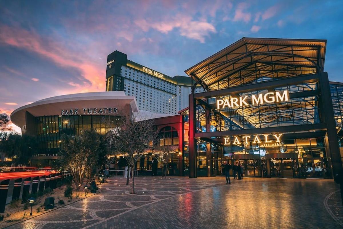 Park Mgm Las Vegas By Suiteness Exterior photo